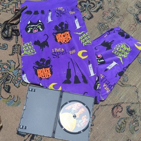 Disney Hocus Pocus joggers, PJ Pants & DVD movie plus size 2x - Picture 1 of 6